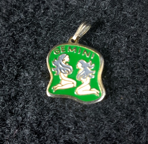 Vintage gemini zodiac pendant - vintage,